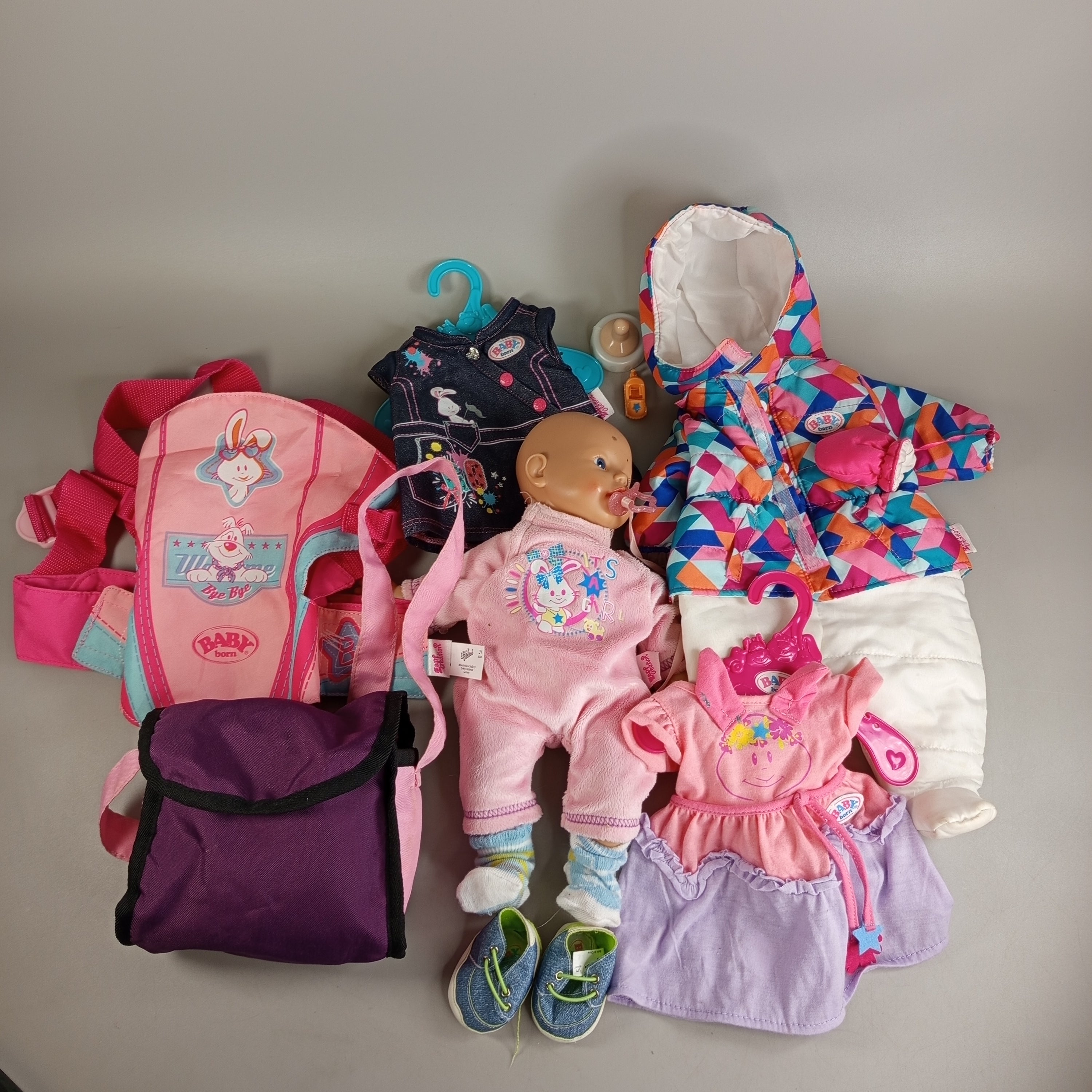 Baby Born Puppenset – Puppe mit Kleidung & Zubehör